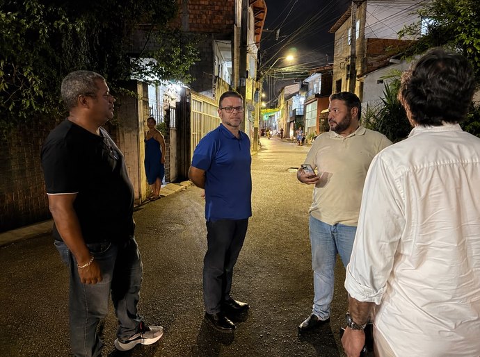 Léo Loureiro acompanha demandas da Grota do Cigano e reforça pedido por mais iluminação e segurança
