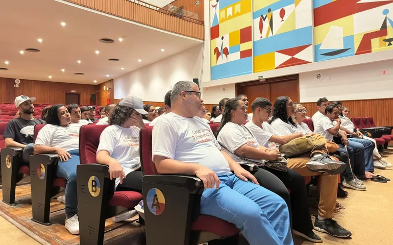 Cinema e inclusão: Alexandre Barillari recebe grupo da Pestalozzi de Maceió