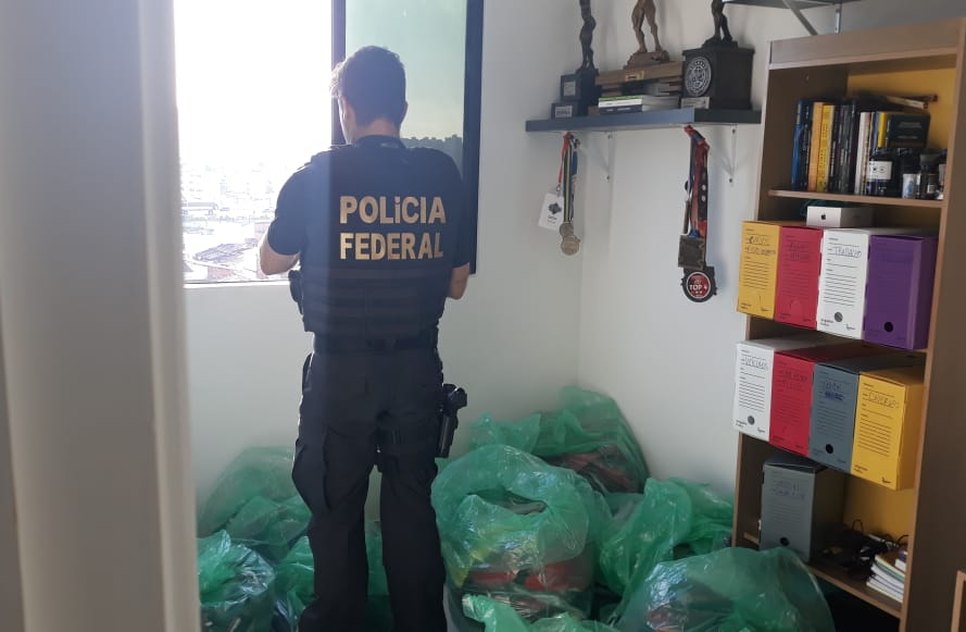 POLÍCIA FEDERAL OPERAÇÃO ADVERSA