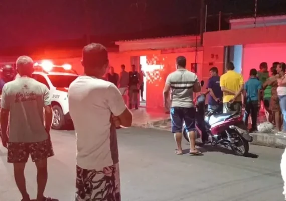 Homem é executado com 12 tiros na porta da casa de amigo em AL