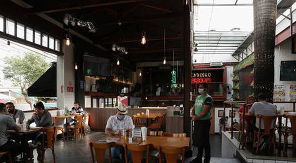 reuters-reabertura-do-comercio-restaurantes-bares-1500-07072020120118866 (1).jpeg / Foto: R7.com