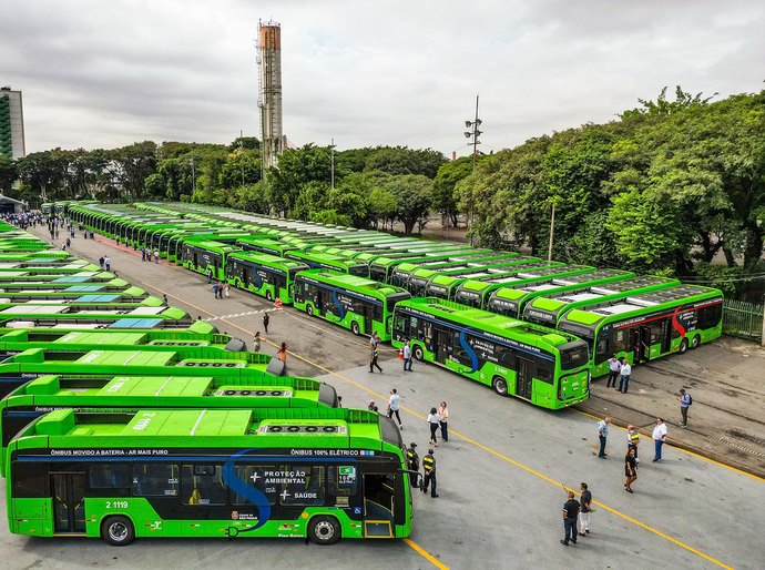 Ônibus elétricos têm crescimento de 92,5% no 1º semestre de 2026 comparado com 2025