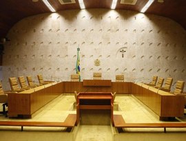 Imprensa fica de fora da sessão que analisa relação de Moraes com Vorcaro