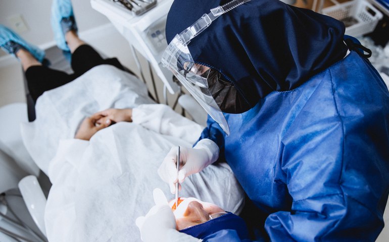 Brasil tem um cirurgião-dentista a cada 558 habitantes