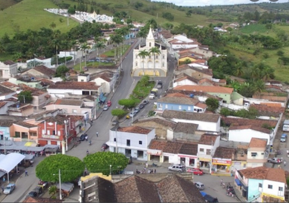 Casal inicia remanejamento de adutora em Quebrangulo