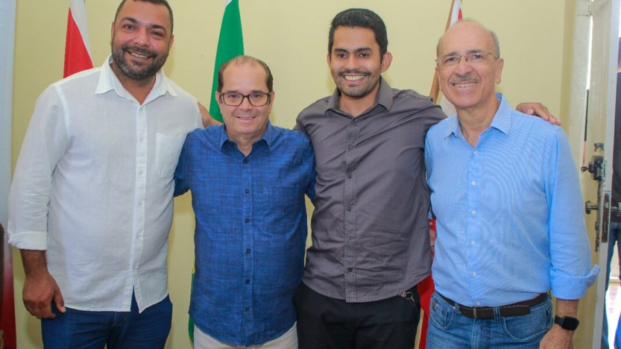 Prefeito Ronaldo Lopes promove mudanças no primeiro escalão do governo