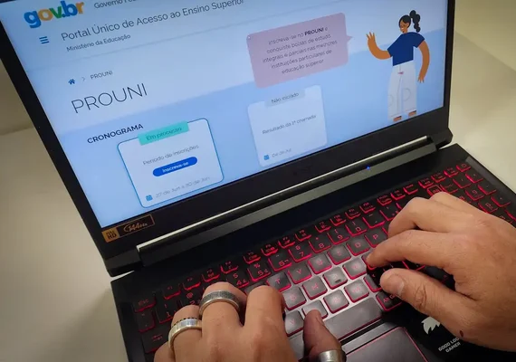 Prazo para comprovar dados do Prouni termina nesta terça-feira