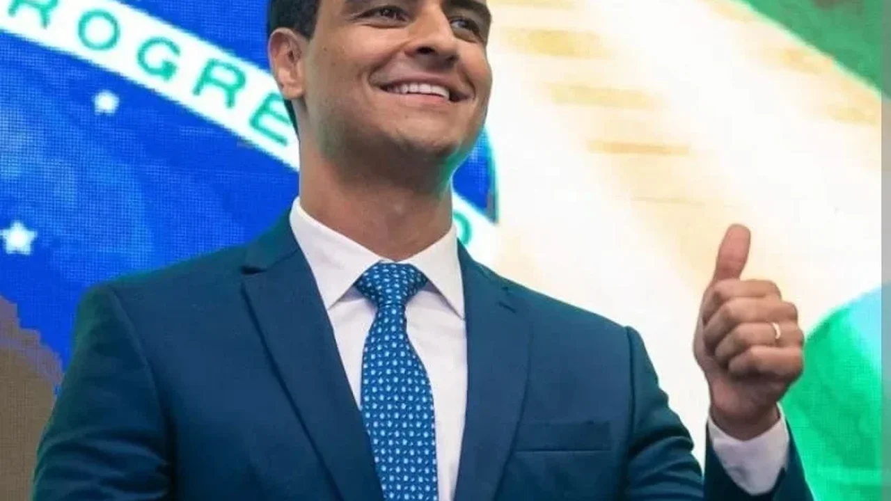 Martelo batido, prego fincado