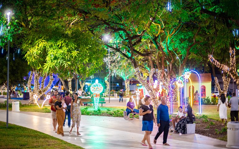 Vilas temáticas movimentam praças revitalizadas e impulsionam a economia em Maceió