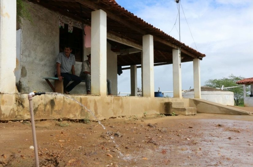 Governo entrega sistemas de abastecimento em Cacimbinhas