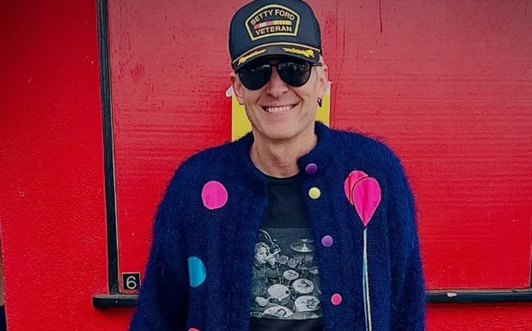 Foo Fighters demite baterista Josh Freese após dois anos: 'Decepcionado'