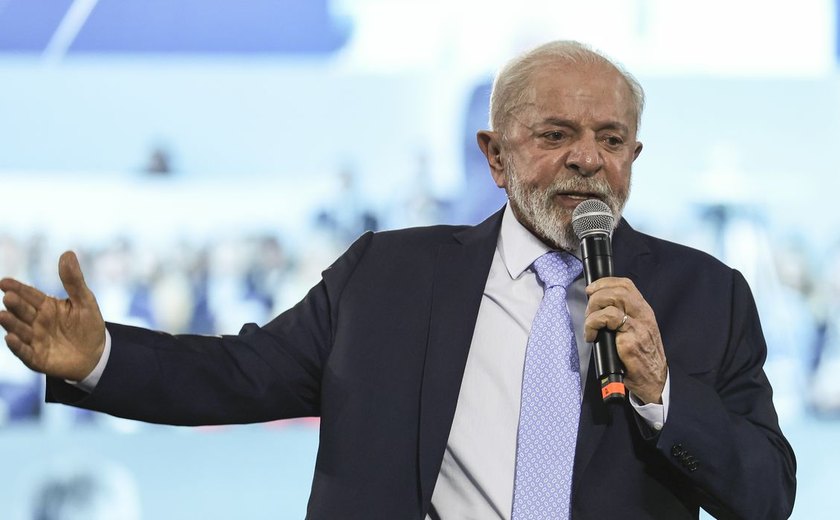 Lula promete programa para construção de banheiros