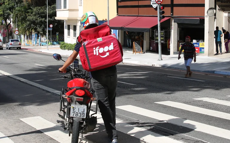 IBGE: país tem 2,1 milhões de trabalhadores por aplicativo