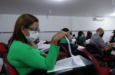 Assistentes Sociais se reúnem para capacitação do Projeto Presença