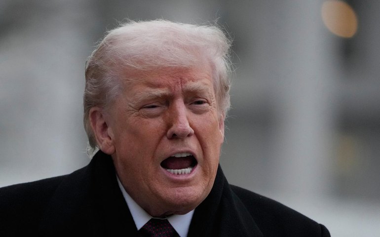 Trump busca hegemonia na América Latina além do petróleo venezuelano, afirma especialista