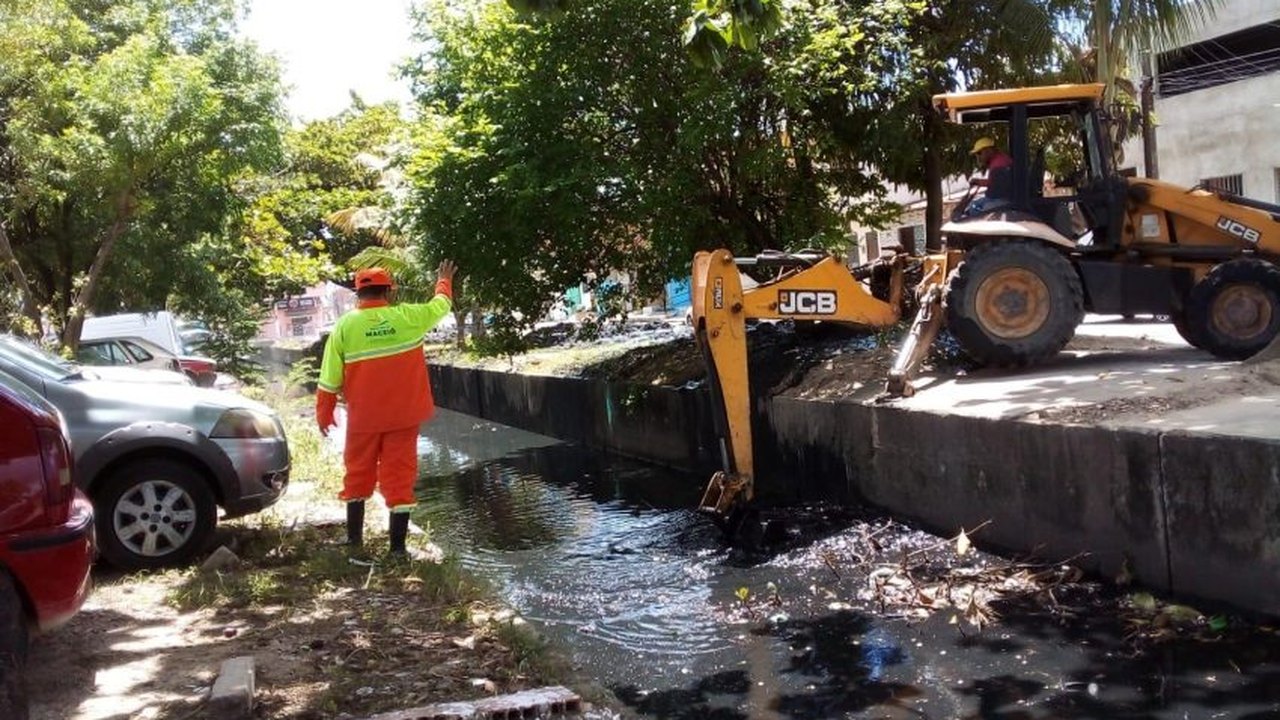 Sudes registra aumento de 37% em detritos retirados de canais em Maceió