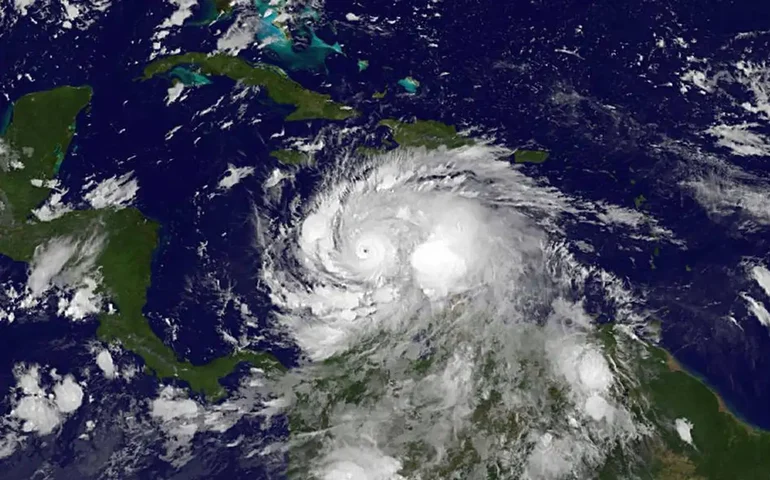 Na Carolina do Norte, vale segue quase incomunicável uma semana após furacão Helene