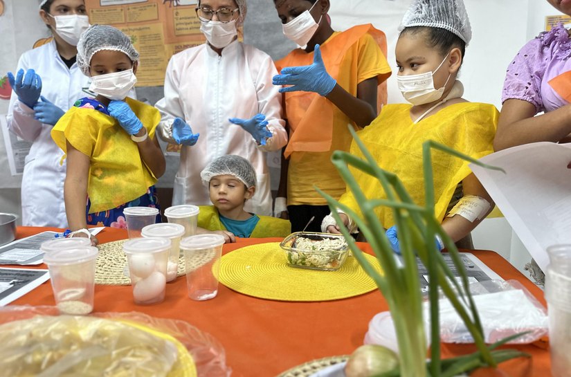 Crianças aprendem no HGE que pode ser divertido, saudável e saboroso produzir o próprio alimento