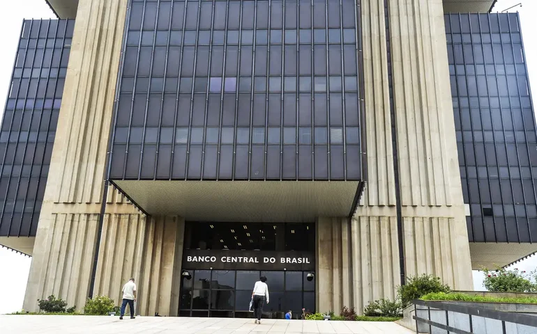 Dívida externa bruta estimada é de US$ 364,392 bilhões em julho, aponta BC