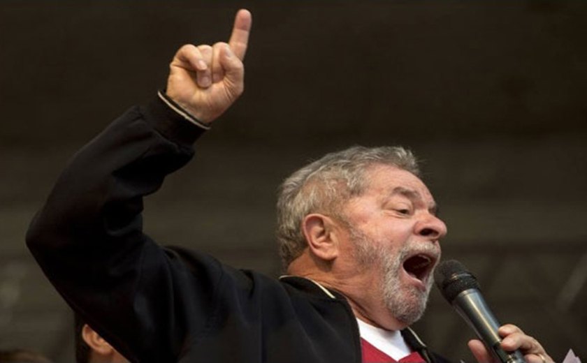 Lula diz estar &#8220;indignado com as coisas que estão acontecendo no país&#8221;