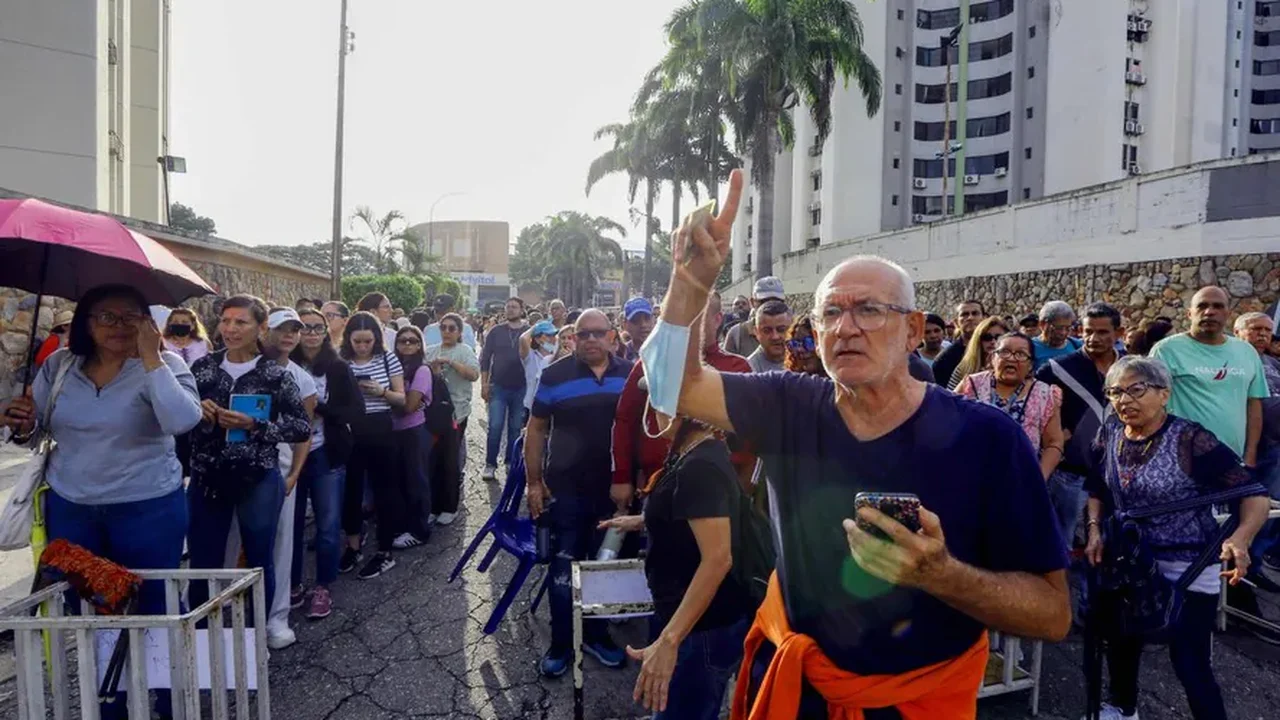 Eleição na Venezuela: Diminuição do comparecimento eleitoral na capital à tarde preocupa oposição