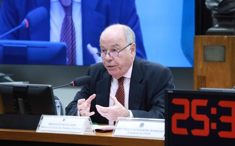 Cobrado por oposição, Mauro Vieira diz que retirada de embaixador de Israel não significa rompimento de relações