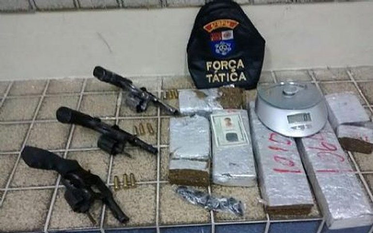 Polícia apreende mais de 3 quilos de maconha durante operação