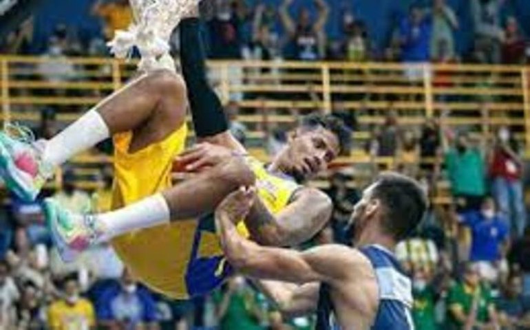 Peça &#8216;Alaska&#8217; traz personagens que se isolam para fugir dos problema