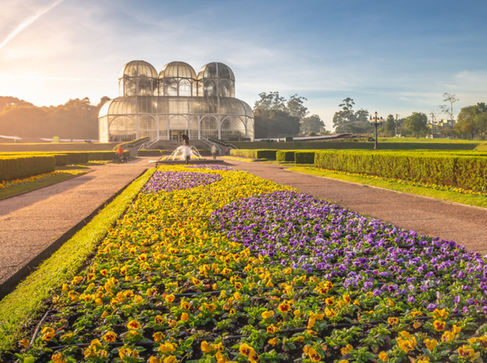 A primavera chegou no Brasil! Conheça destinos com Jardins Botânicos que celebram a biodiversidade brasileira