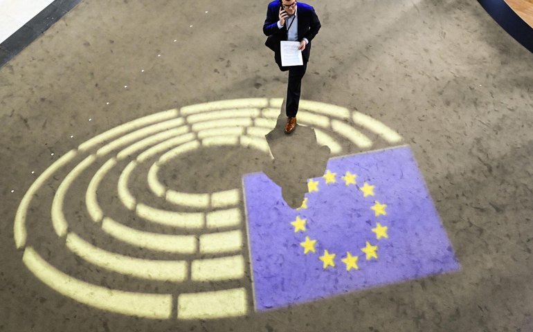 Acaba a época dos antigos regimes políticos na Europa, diz parlamentar europeu