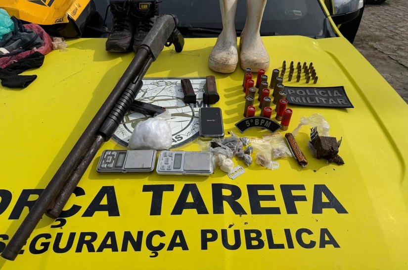 Suspeito de comandar ataques no Mocambo é preso com armas e drogas, no Benedito Bentes