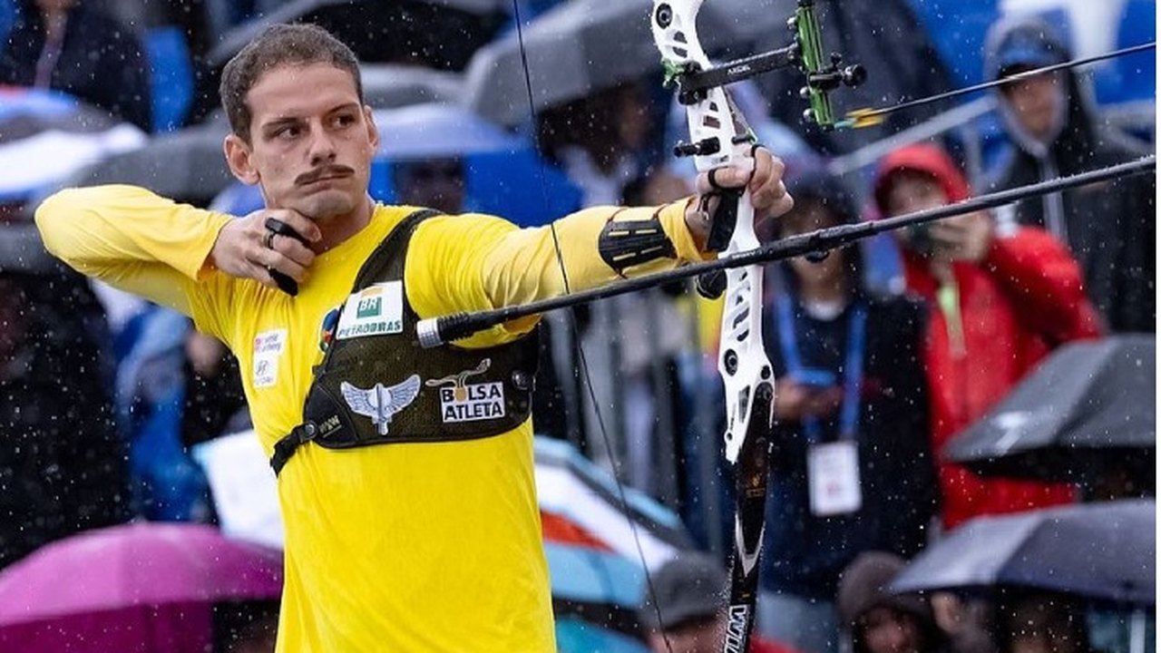 Marcus D'Almeida avança às semifinais da etapa de Paris da Copa do Mundo de Tiro com Arco