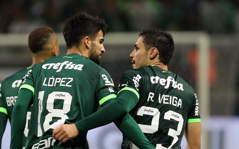 Palmeiras marca nos acréscimos, vence o Cruzeiro e assume vice-liderança do Brasileirão