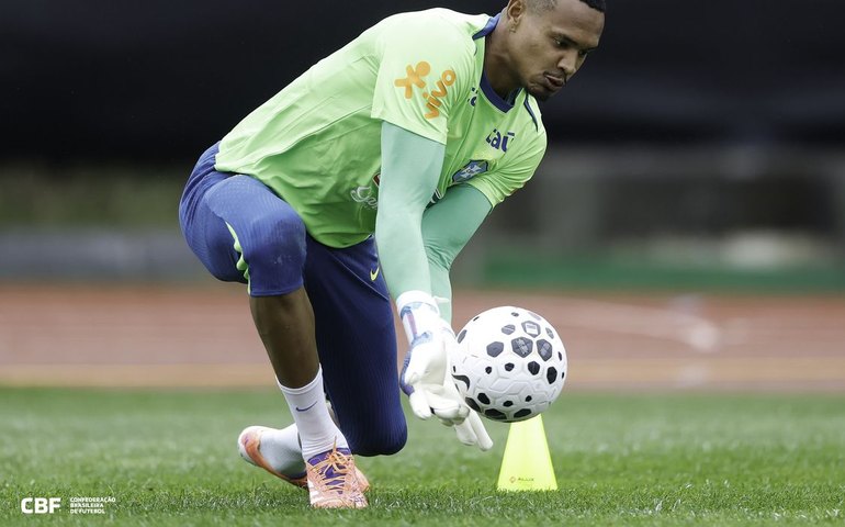 Goleiro John diz que primeira convocação para a seleção é um sonho