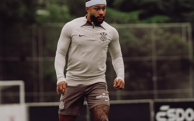 Neto cobra desempenho de Memphis Depay: 'O que você ganhou no Corinthians? Nada ainda'