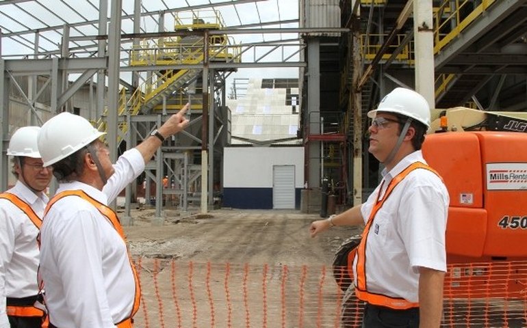Governador visita obras de instalação da empresa de fertilizantes Yara