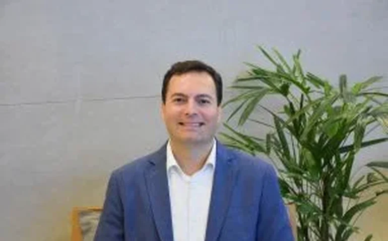 O efeito colateral das fusões na saúde: fragmentação de dados clínicos exige modernização tecnológica