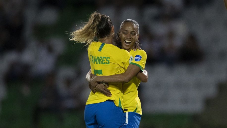 Após cortes, Adriana brilha na Copa América, na Colômbia