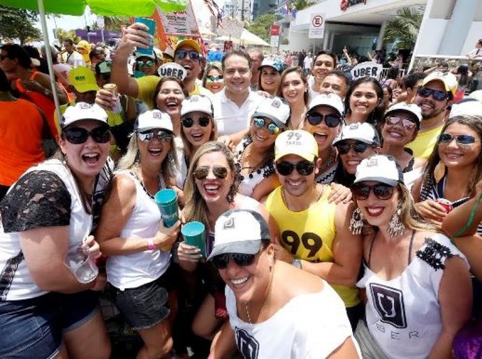 “Eterno Pinto” conquista a avenida e ganha o coração dos foliões