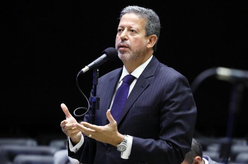 Investimento por aluno terá aumento de 61% com Novo Fundeb, diz Arthur Lira