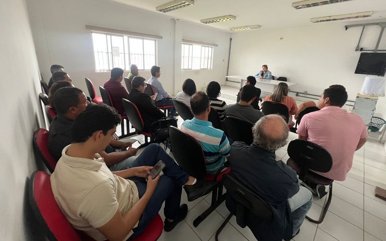 Vereadores cobram melhorias no serviço de distribuição de água