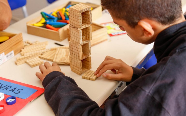 Educação inclusiva oportuniza o desenvolvimento social de estudantes com autismo