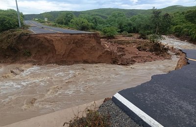 Chuva no Sertão: Governo de Alagoas mobiliza forças de emergência após colapso na AL-225