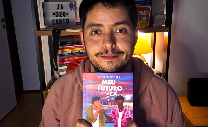 Escritor e roteirista Jorge Rodrigues, de 31 anos, lança versão física de Meu Futuro Ex
