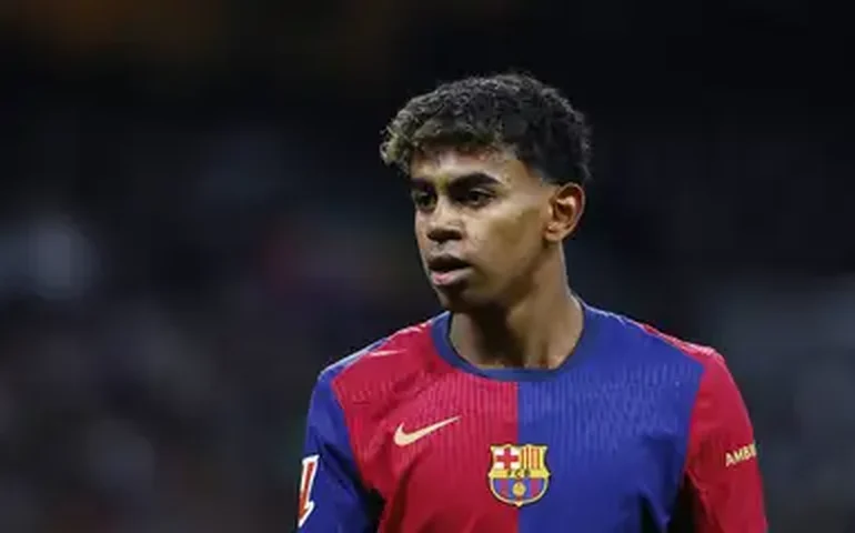 Yamal rejeita comparações com Messi e afirma: 'Quero trilhar meu próprio caminho'