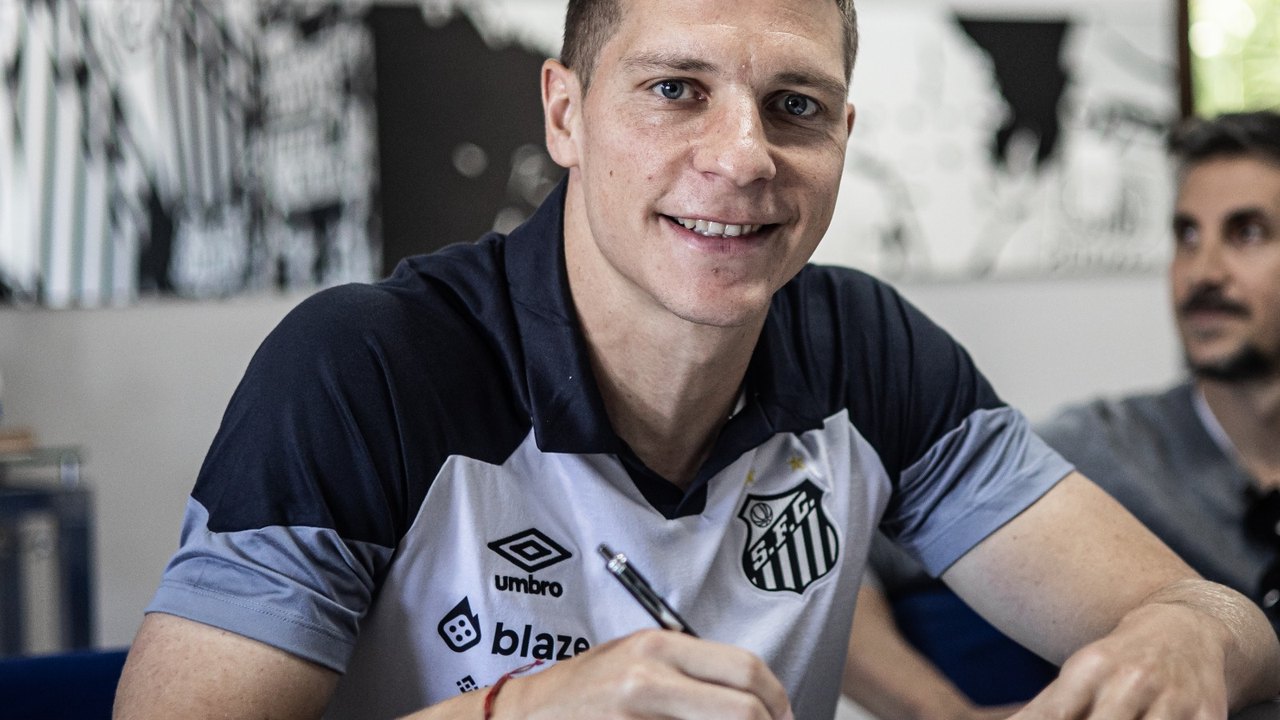 Júlio Furch demonstra confiança para substituir Marcos Leonardo diante do Flamengo em Brasília