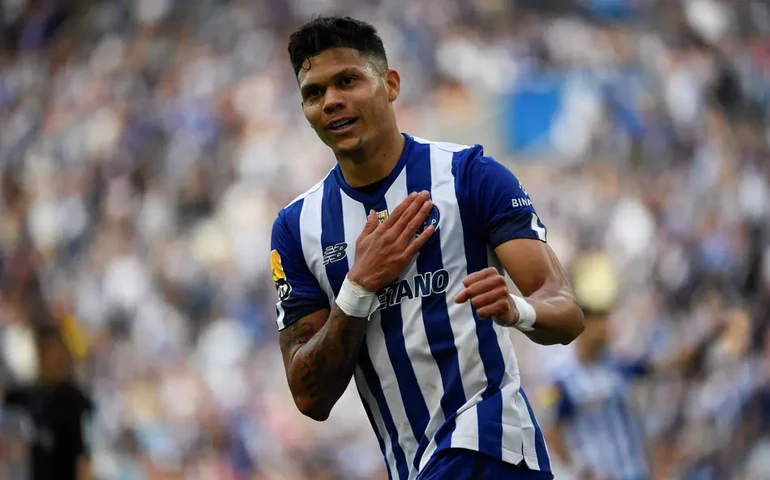 Evanilson marca e garante empate do Bournemouth contra o Sunderland; Rayan se destaca