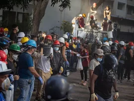 Terra não para de tremer na Venezuela, e La Guaira vira cemitério a céu aberto