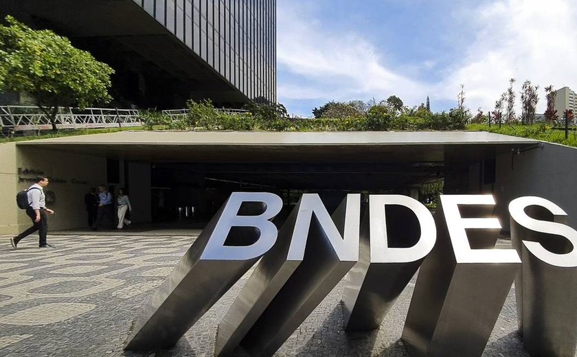 BNDES diz querer, ainda este ano, começar a atuar como fiador, como garantidor