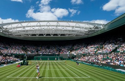 Wimbledon vence além das quadras ao transformar o cenário em parte do espetáculo